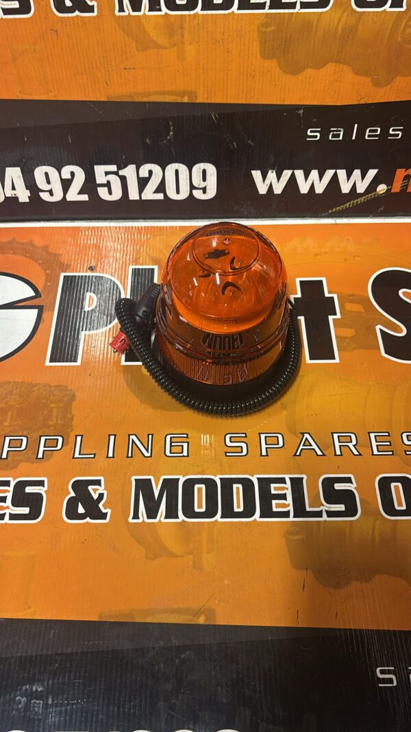 B100M MAGNETIC MOUNT AMBER BEACON